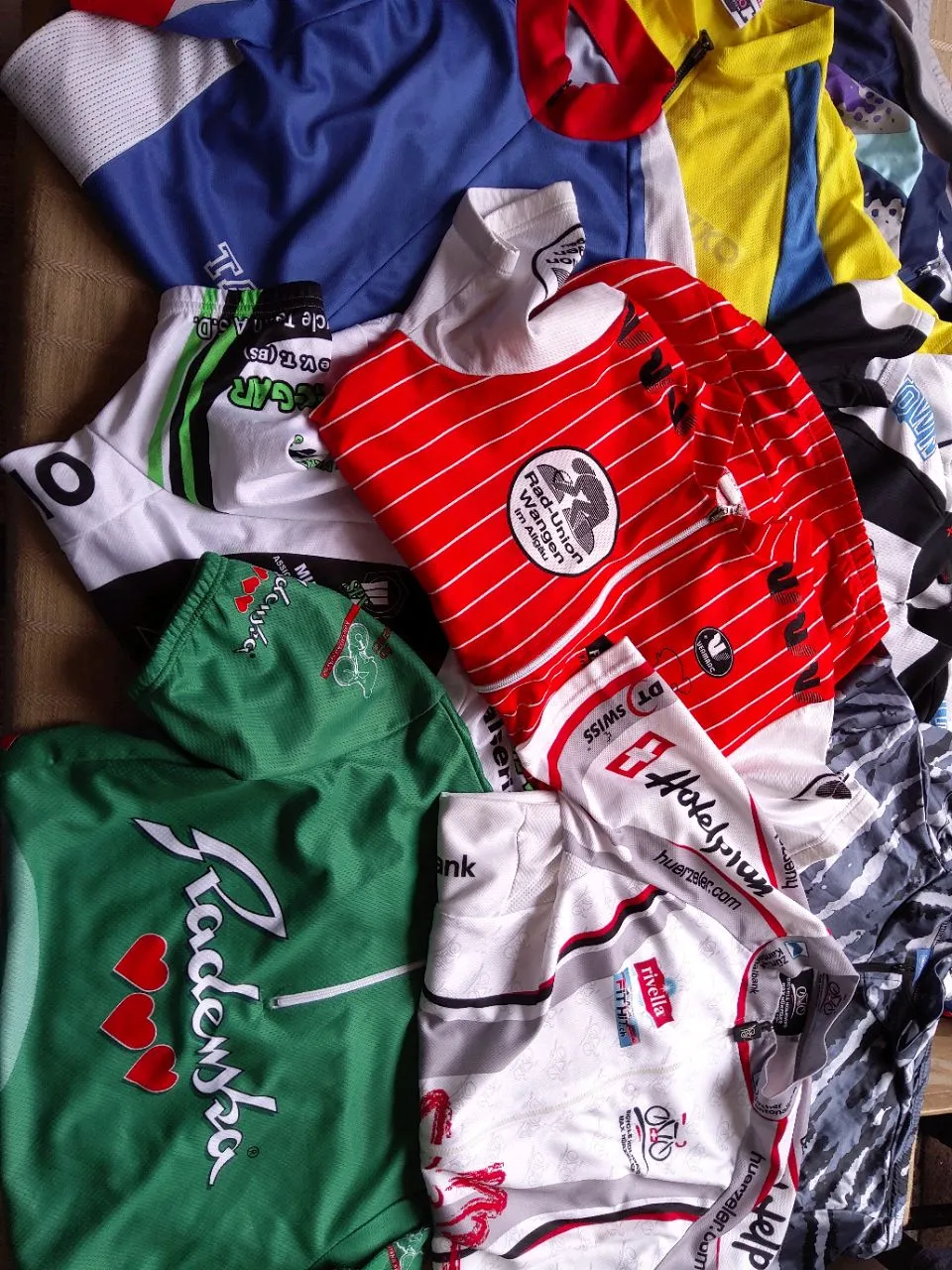 35 x A Grade Mixed Sizes Sports Cycling Shirts Nice Quality