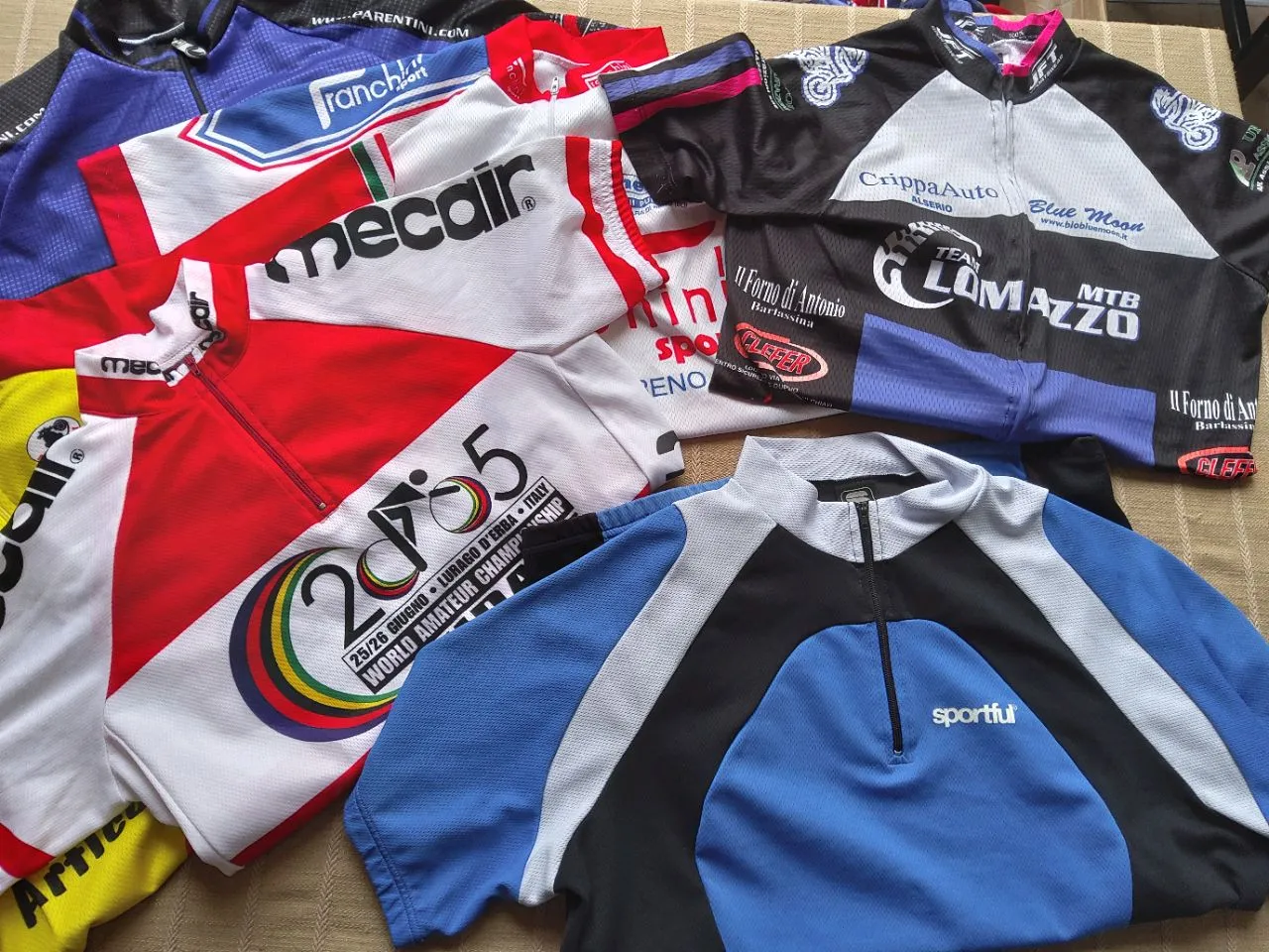 35 x A Grade Mixed Sizes Sports Cycling Shirts Nice Quality