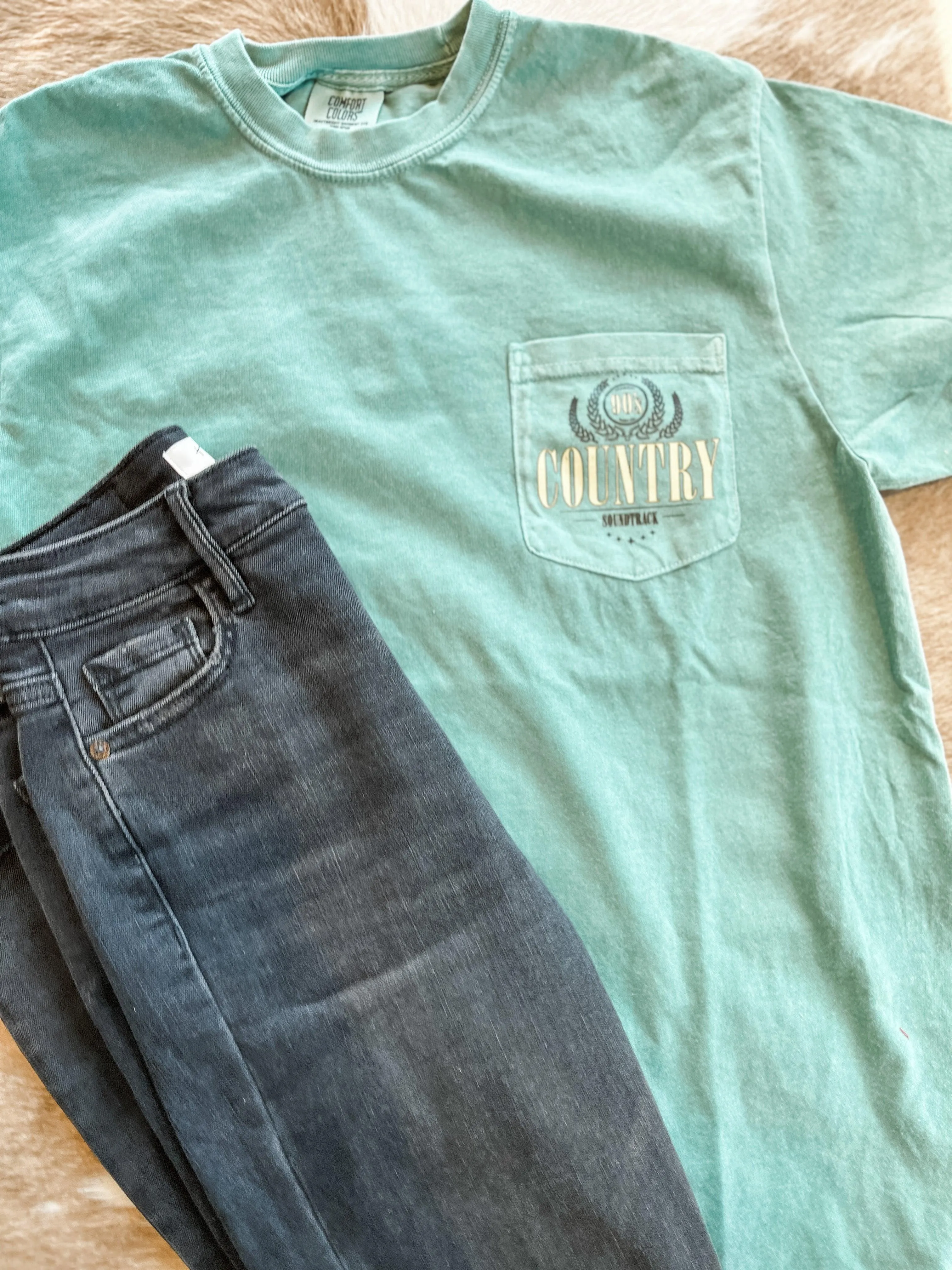 90's Country Soundtrack washed pocket Tee